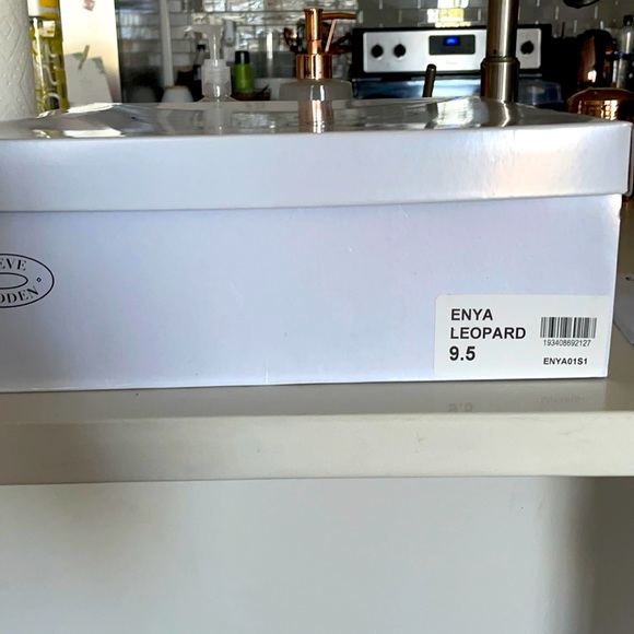 Brand new Steve Madden Enya Leopard Booties - Picture 2 of 4